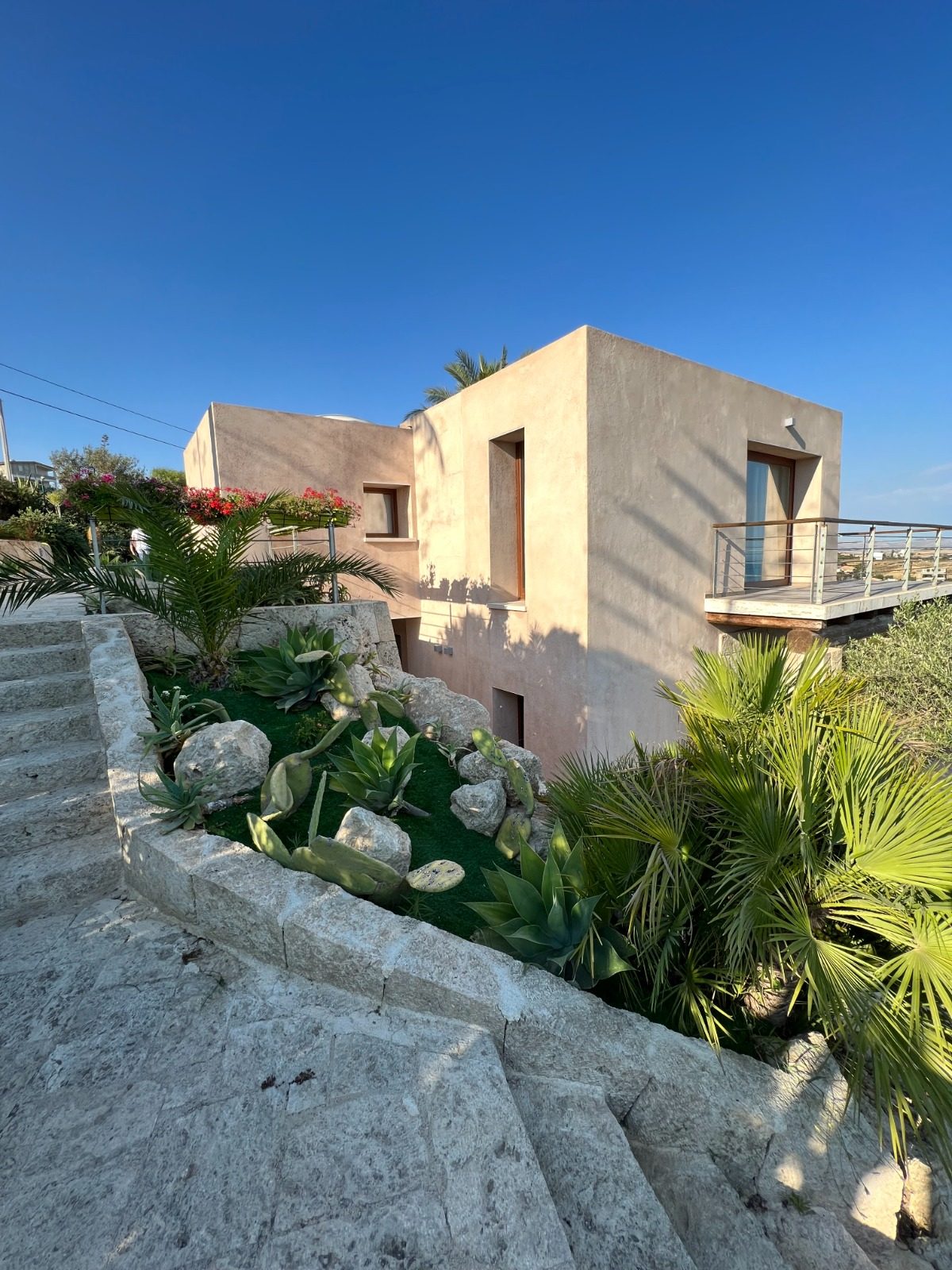 Villa Z, 5