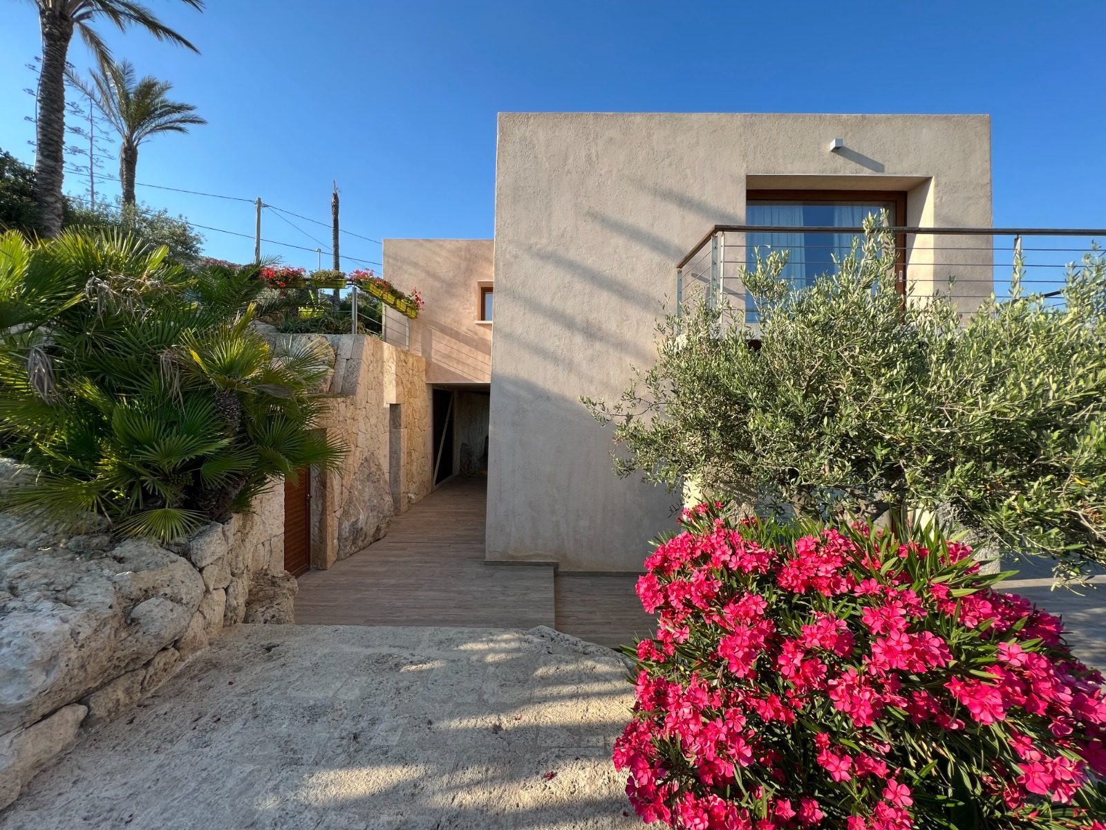 Villa Z, 7